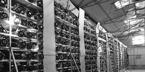 High-efficiency Ethereum mining farm leveraging sustainable energy